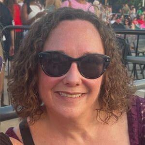Meet your Posher, Alisa